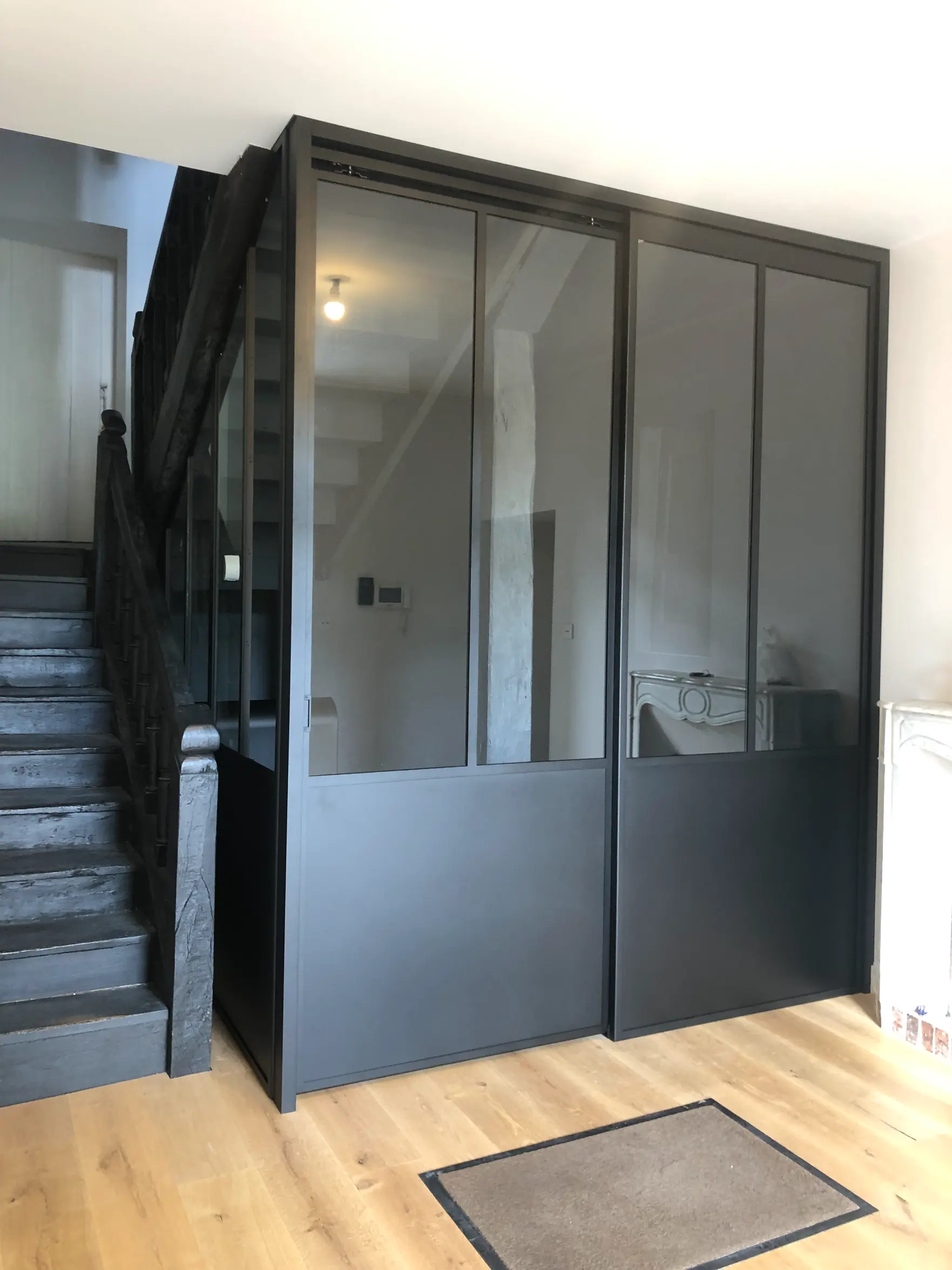 Création d'un vestiaire sous escalier 6